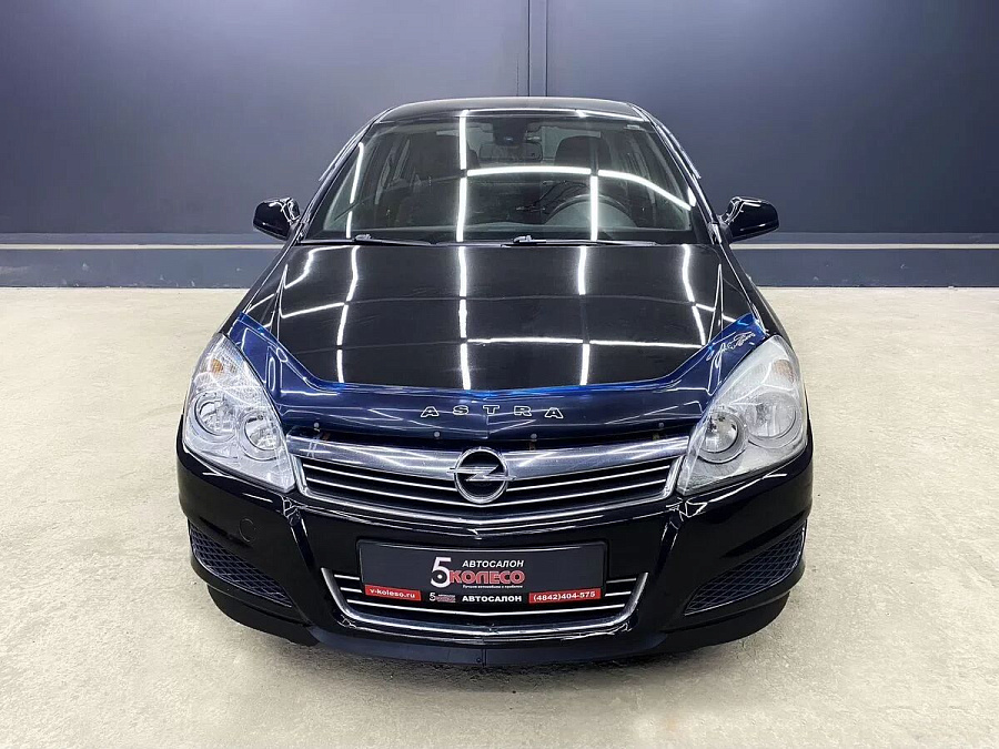 Opel Astra, 2011г., передний привод, механика