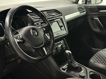 Volkswagen Tiguan, 2017г, полный привод, робот