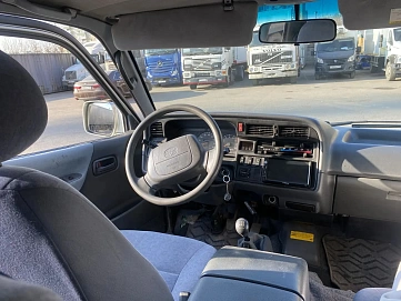 Toyota HiAce, 2004г, задний привод, механика