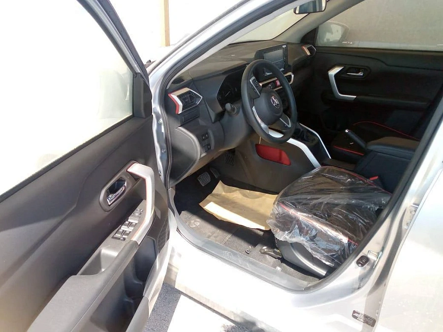 Toyota Raize, 2023г., передний привод, вариатор