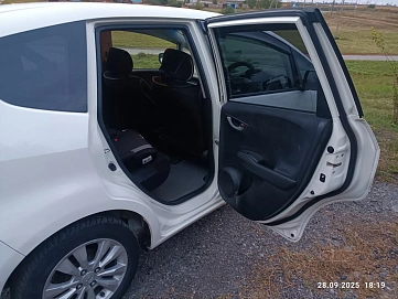 Honda Fit, 2012г, передний привод, вариатор