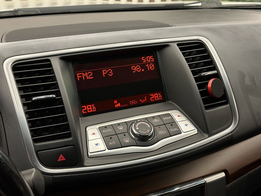 Nissan Teana, 2011г., передний привод, вариатор