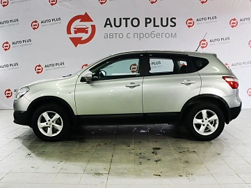 Nissan Qashqai, 2010г, передний привод, вариатор