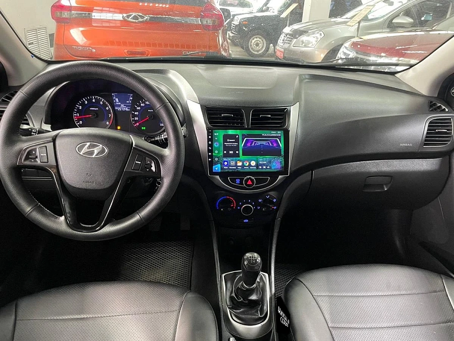 Hyundai Solaris, 2013г., передний привод, механика