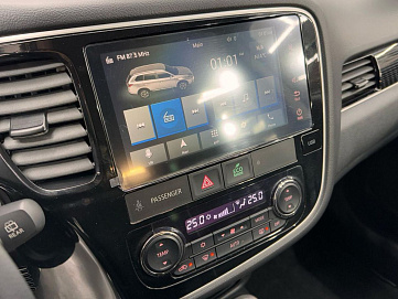 Mitsubishi Outlander, 2022г, передний привод, вариатор