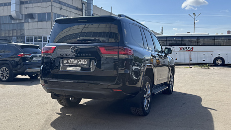 Toyota Land Cruiser, 2021г, полный привод, автомат