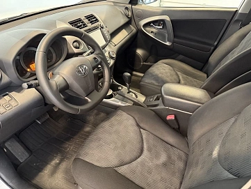 Toyota RAV4, 2012г, передний привод, автомат