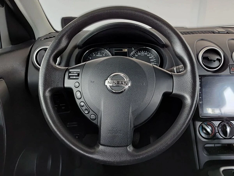 Nissan Qashqai, 2013г., передний привод, вариатор