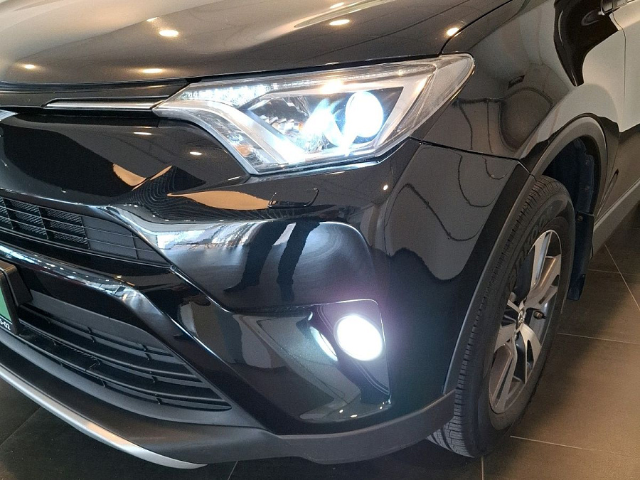Toyota , 2015г., передний привод, автомат