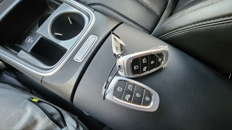 Hyundai Santa Fe, 2020г, передний привод, робот