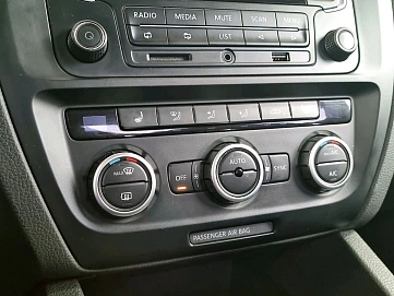 Volkswagen Jetta, 2013г., передний привод, робот