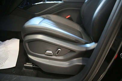 Hongqi HS3, 2025г, передний привод, робот