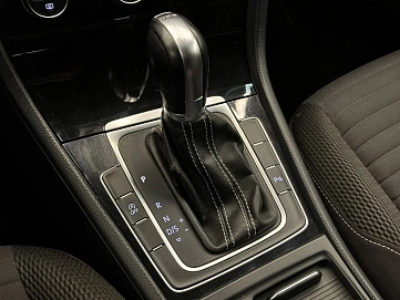 Volkswagen Golf, 2014г, передний привод, робот