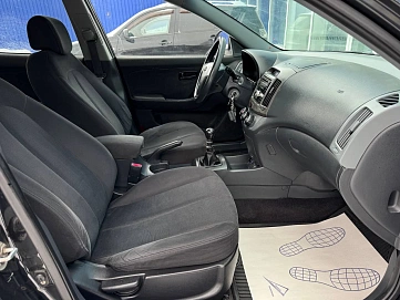 Hyundai Elantra, 2008г, передний привод, механика