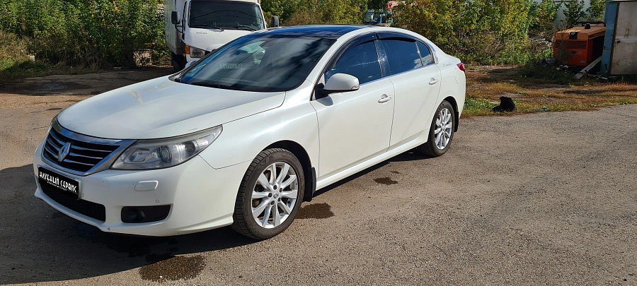Renault Latitude, 2012г., передний привод, автомат