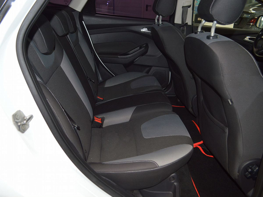 Ford Focus, 2012г., передний привод, робот