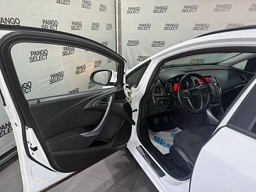 Opel Astra, 2013г, передний привод, механика
