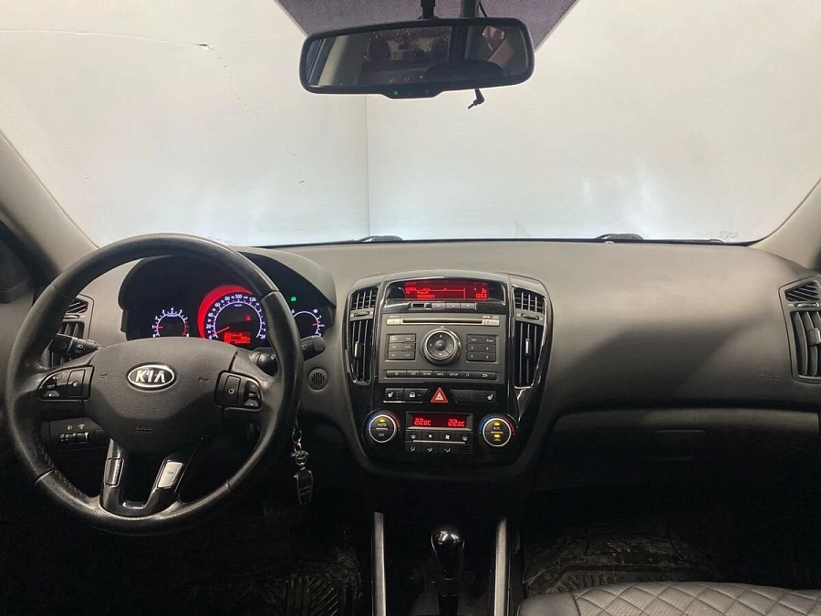 Kia Ceed, 2011г., передний привод, автомат