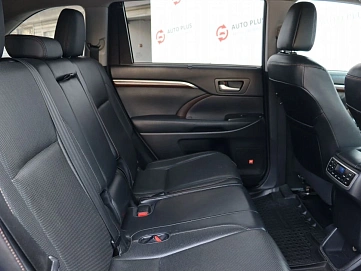 Toyota Highlander, 2015г, полный привод, автомат
