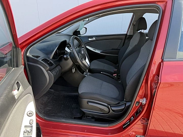 Hyundai Solaris, 2011г, передний привод, автомат