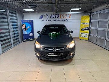 Opel Astra, 2013г, передний привод, механика