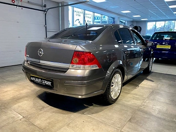 Opel Astra, 2010г, передний привод, автомат