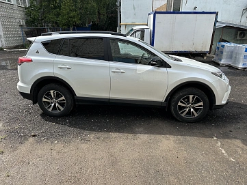 Toyota RAV4, 2019г, полный привод, автомат