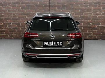 Volkswagen Passat, 2017г, полный привод, робот