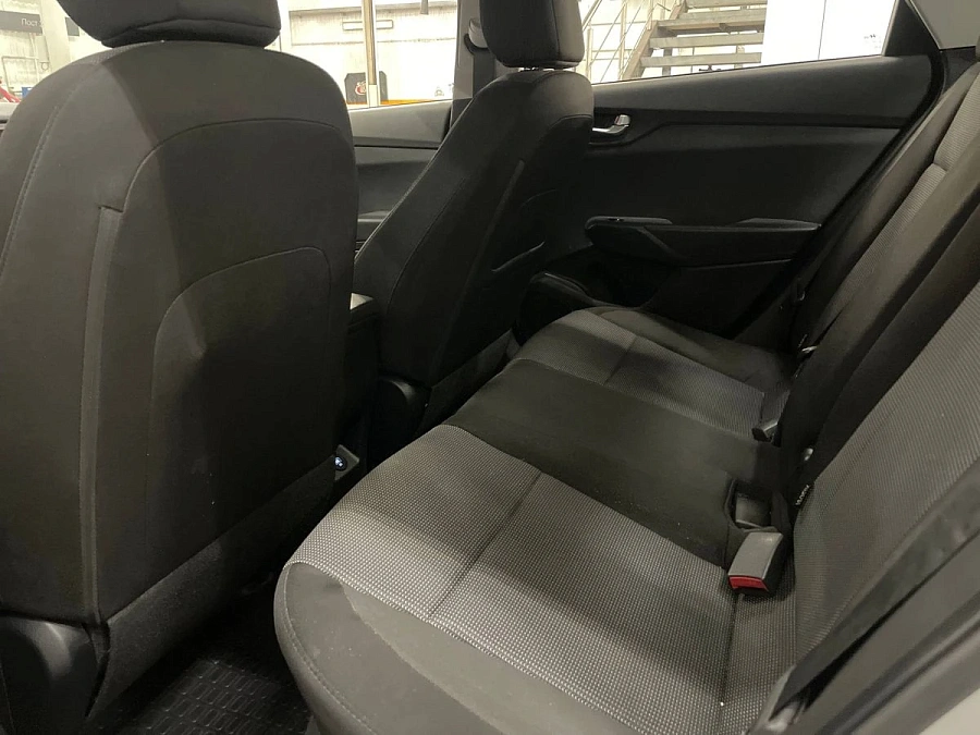 Hyundai Solaris, 2021г., передний привод, механика