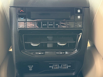 Jeep Grand Cherokee, 2022г, полный привод, автомат