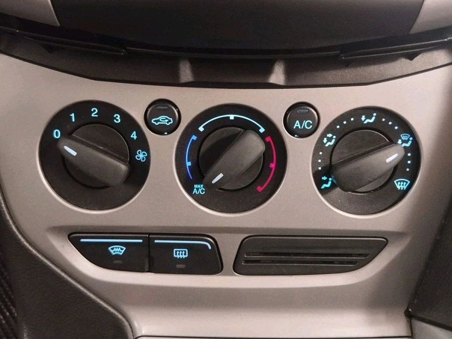 Ford Focus, 2011г., передний привод, механика