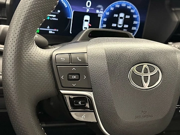 Toyota Camry, 2025г, передний привод, вариатор