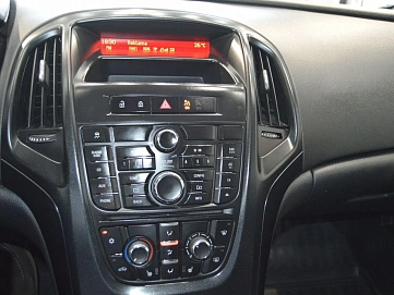 Opel Astra, 2013г, передний привод, механика