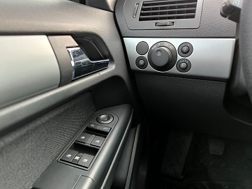 Opel , 2010г., передний привод, механика