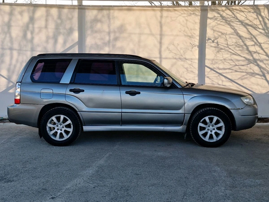 Subaru Forester, 2006г., полный привод, механика