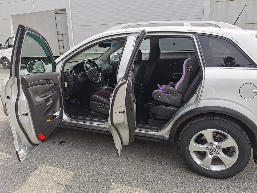 Opel Antara, 2010г., полный привод, автомат