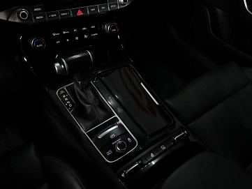 Kia Stinger, 2020г, задний привод, автомат