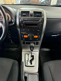Toyota Corolla, 2011г, передний привод, автомат