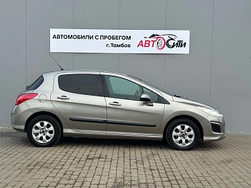 Peugeot 308, 2011г, передний привод, механика