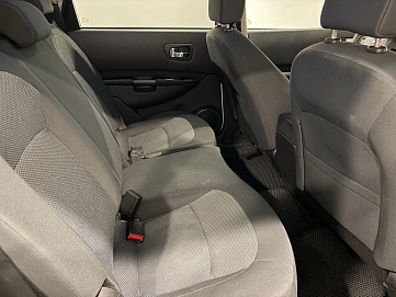 Nissan , 2011г., передний привод, механика