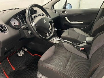 Peugeot 308, 2011г, передний привод, автомат