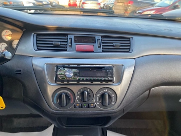 Mitsubishi Lancer, 2006г, передний привод, механика