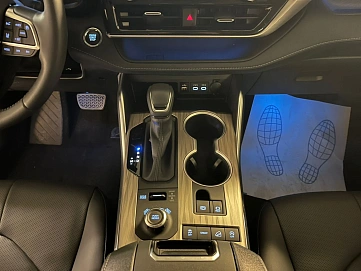 Toyota Highlander, 2024г, полный привод, автомат