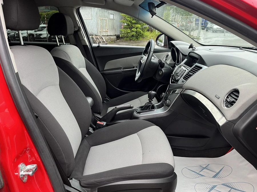 Chevrolet Cruze, 2012г., передний привод, механика