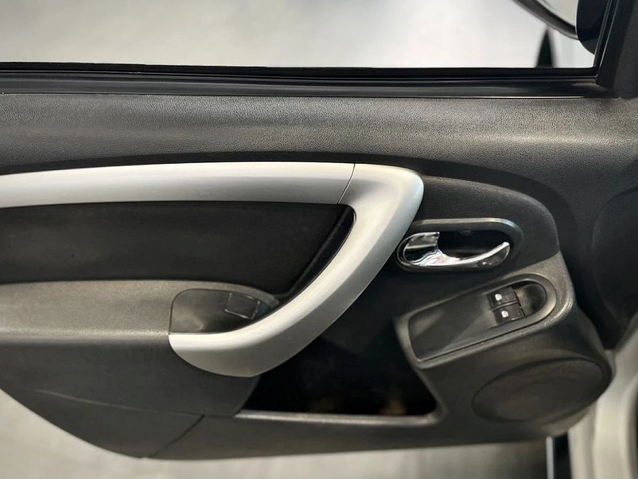 Nissan Terrano, 2015г., передний привод, механика