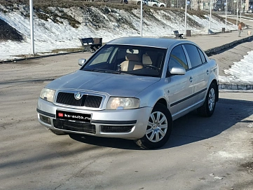 Skoda Superb, 2003г, передний привод, автомат