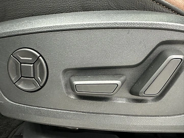 Audi Q3, 2021г, передний привод, робот