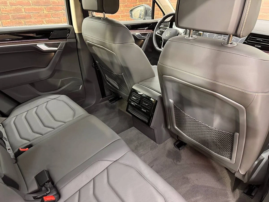 Volkswagen Touareg, 2025г., полный привод, автомат