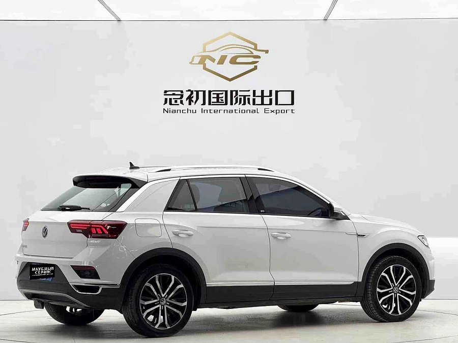Volkswagen T-Roc, 2021г., передний привод, робот