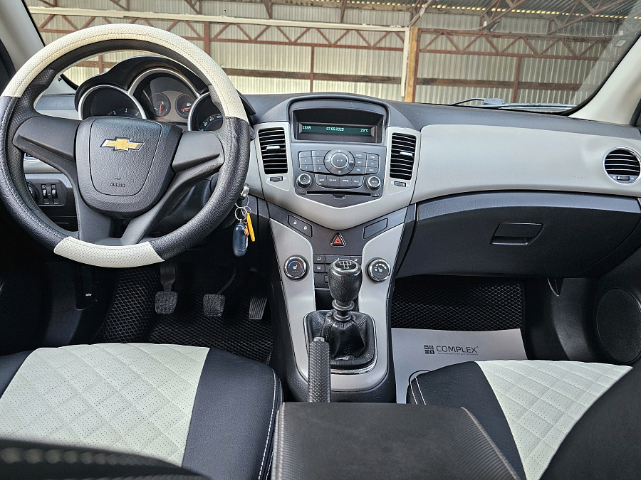 Chevrolet Cruze, 2011г., передний привод, механика
